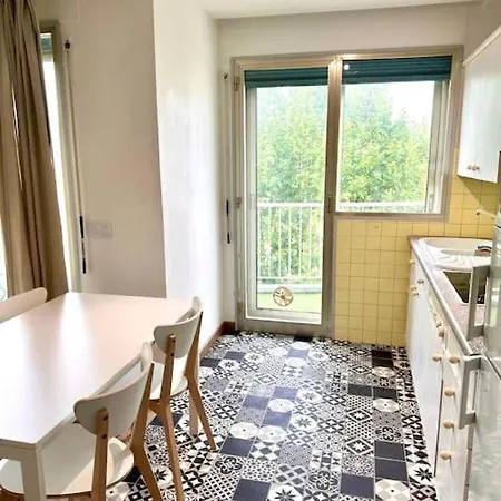 108 - Joli T2 Avec Balcon Proche * كانيو سور مير